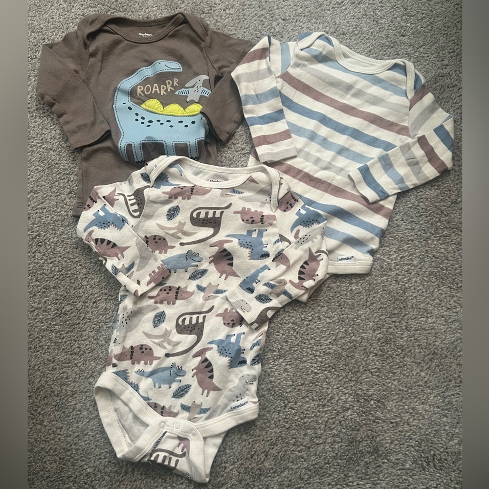 Gerber Long Sleeve Bodysuits - 3-6M